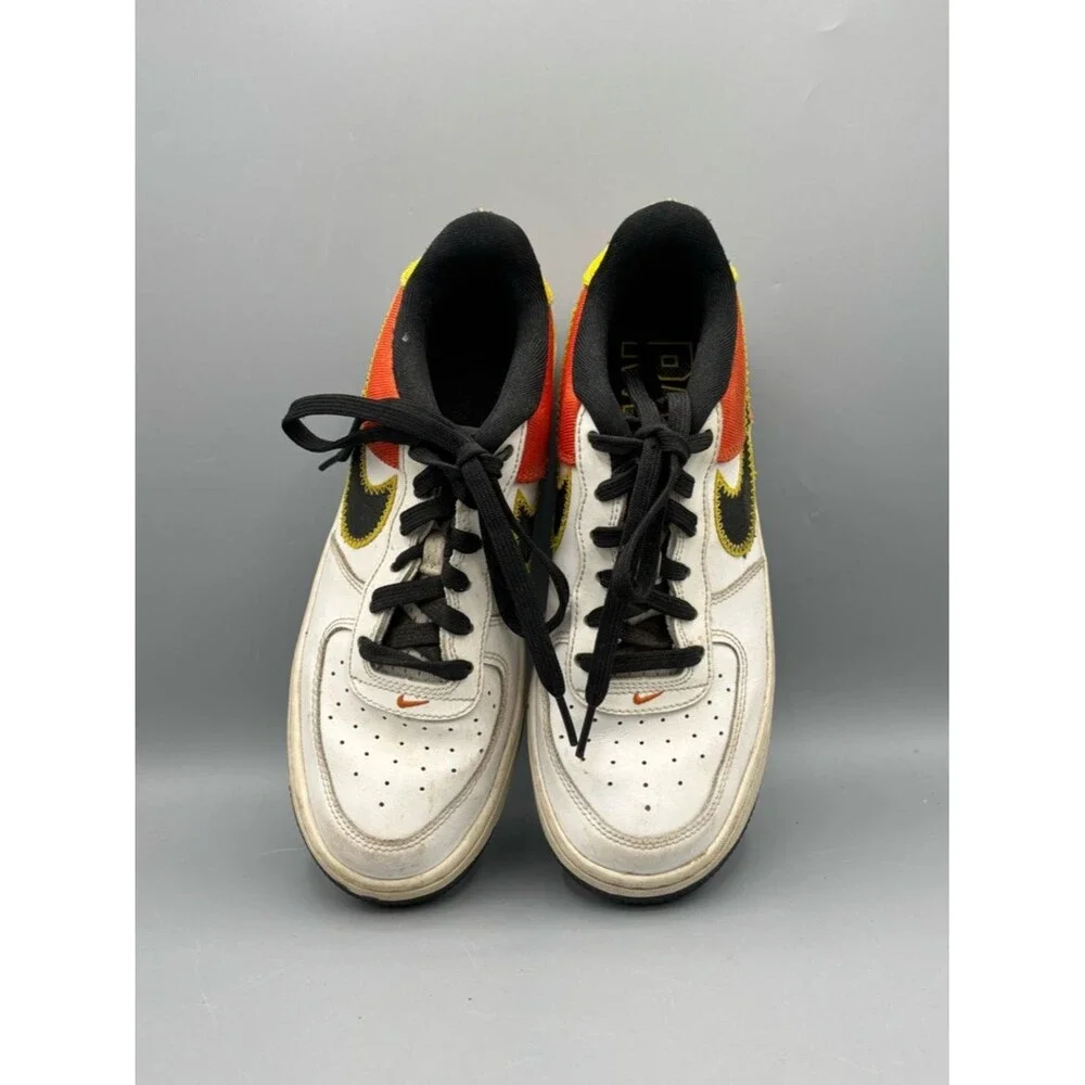 Nike Air Force 1 '07 LV8 in the 